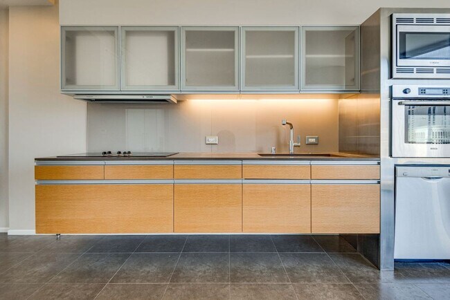 Building Photo - Veer Towers 1407E- Strip/City Views from this Stunning 1 bd/1ba Residence