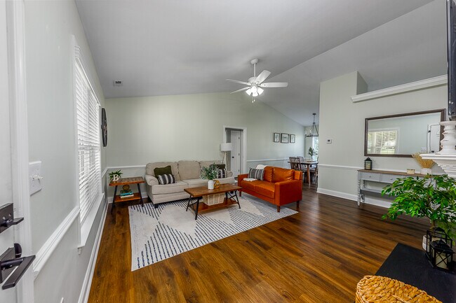 Family Room: Cozy space suitable for casual entertaining and leisure activities. - 122 Sellhorn Blvd
