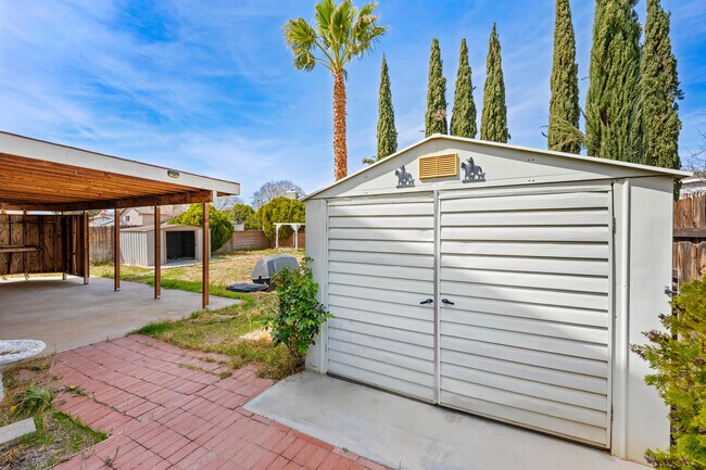 Building Photo - 42851 Lemonwood Dr
