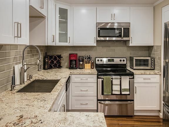 Building Photo - 100 Scholz Plaza