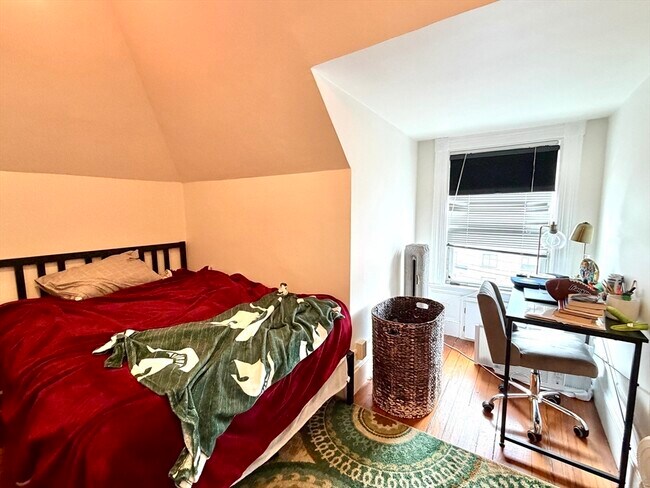 Building Photo - 18 Winslow Rd