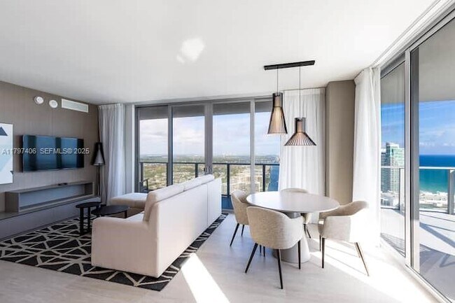 Building Photo - 4010 S Ocean Dr