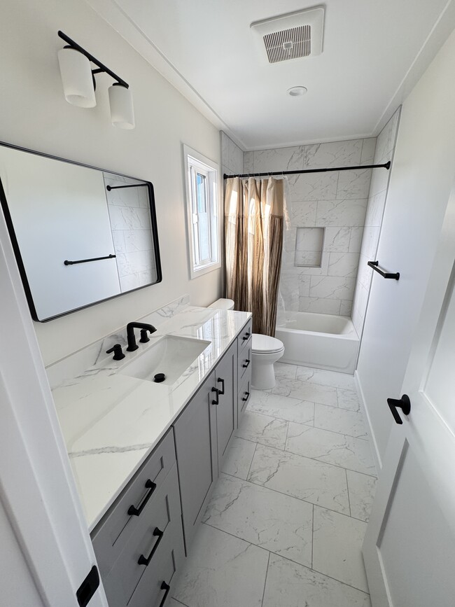 Building Photo - 23442 Kathryn Ave