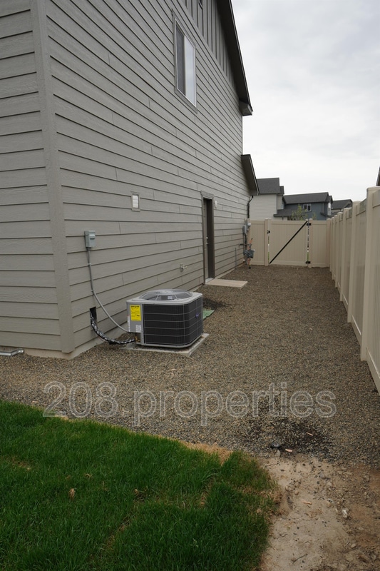 Building Photo - 10236 W Achillea St