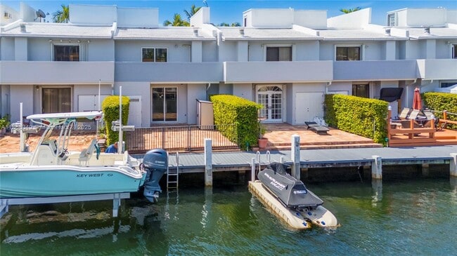 Building Photo - 3827 NE 166th St