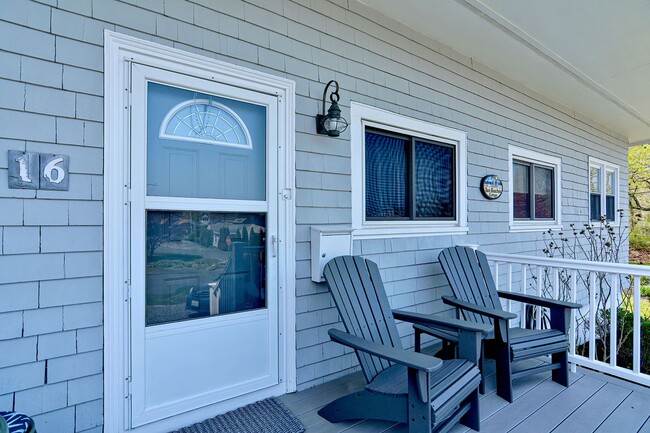 Building Photo - WINTER RENTAL: Two Beaches Cottage