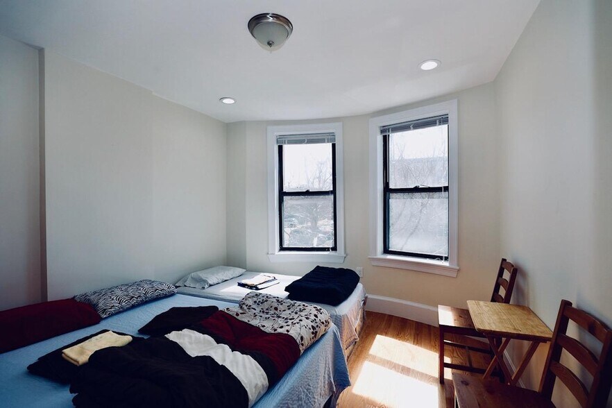 Building Photo - 179 Northampton St