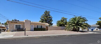 Building Photo - 2-bedroom, 2-bathroom Home Nestled in the ...