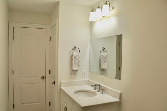 Building Photo - 29 Brown Bear Ln
