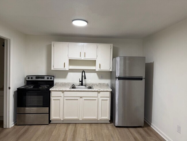 Building Photo - 78 Oak Ridge Dr
