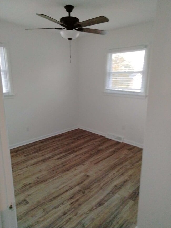 Building Photo - 306 Fulling Mill Rd