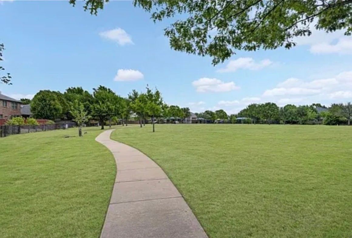 Building Photo - 1369 Royal Oaks Dr