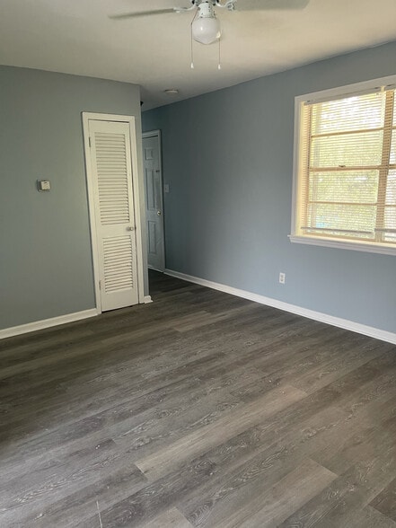 Building Photo - 35 N Idlewild St