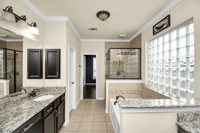 Building Photo - 26535 Ashwood Creek Ln