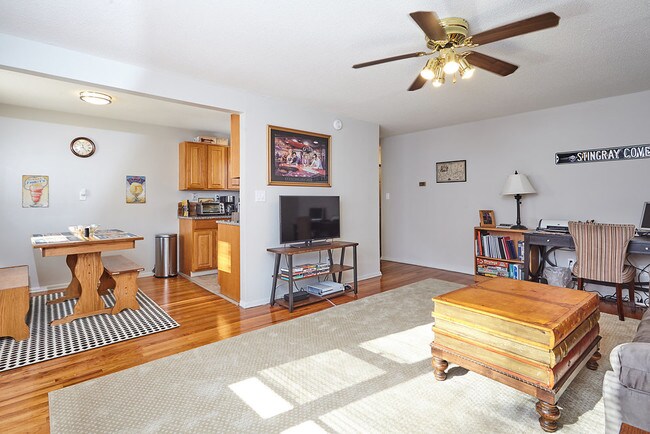 Building Photo - 131 Salmon Brook Dr