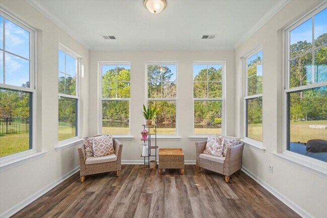 Building Photo - Stunning 5 Bed/3.5 Bath Home in Buckhead East