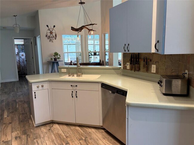 Building Photo - 3205 SE 23rd Pl