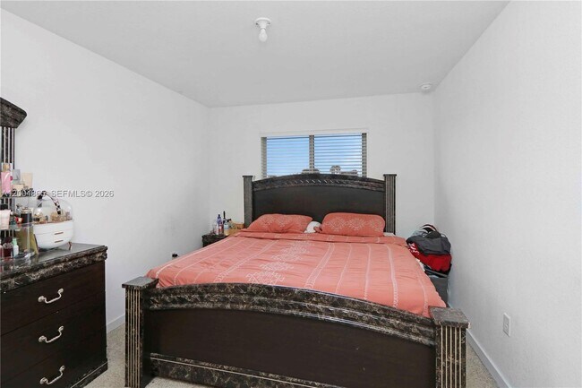 Building Photo - 1052 SE 23rd Ave