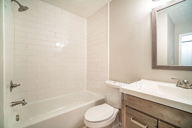 Building Photo - 2840 Pebblebrook Ct
