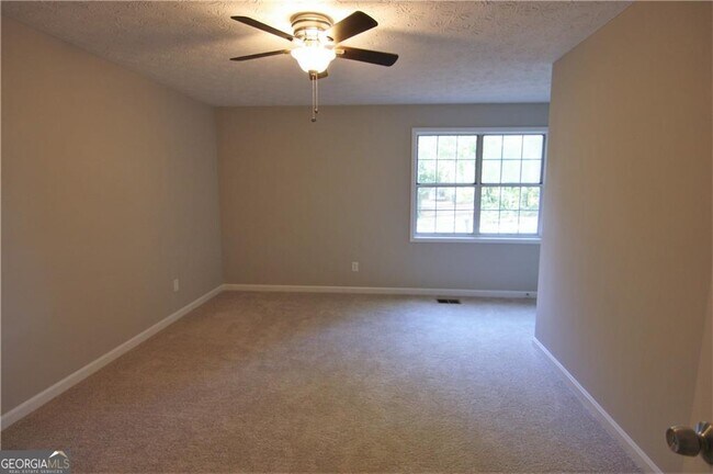 Building Photo - 2257 Turtle Club Dr NE