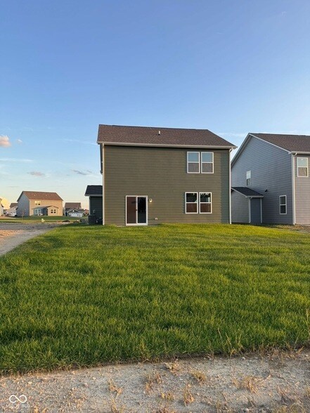 Building Photo - 15370 Farrington Rd