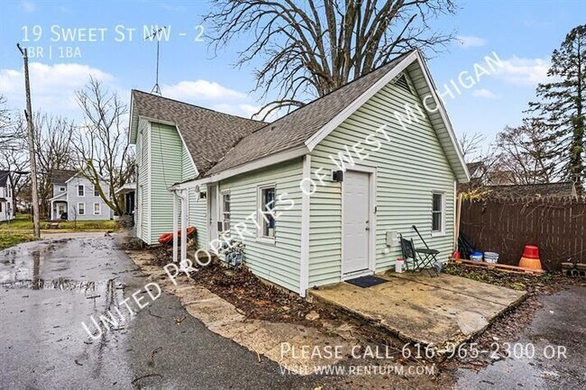 Building Photo - 19 Sweet St NW