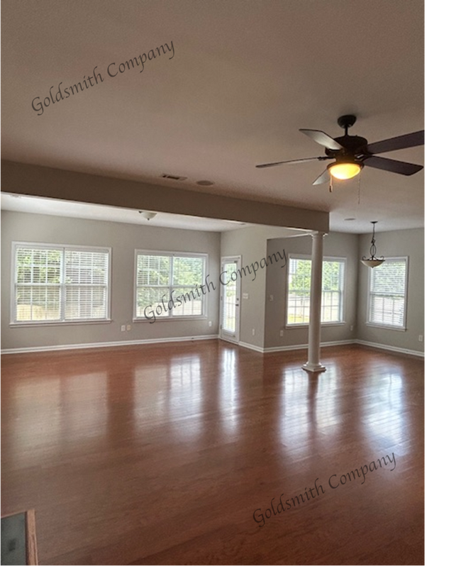 Building Photo - 409 Rio Grande Pl