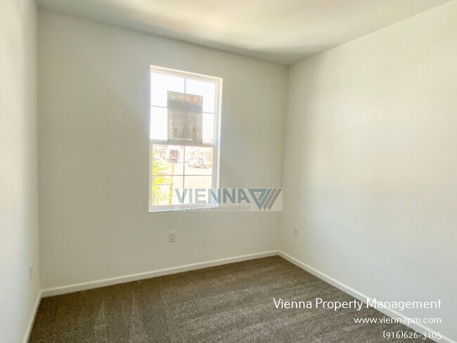 Building Photo - 1072 Solace River Wy