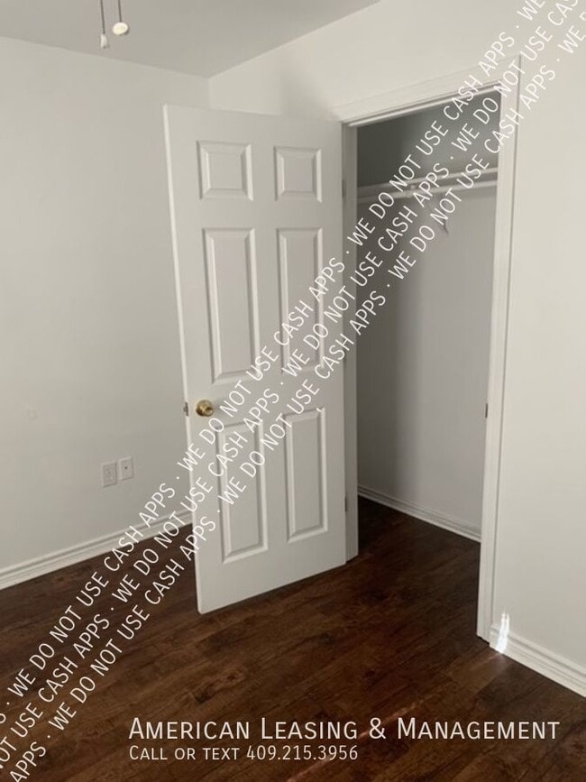 Building Photo - 607 Park Ln