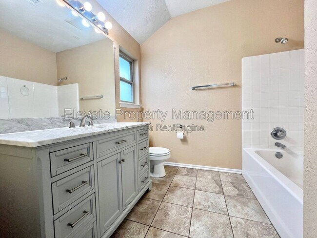 Building Photo - 16405 Otter Dr