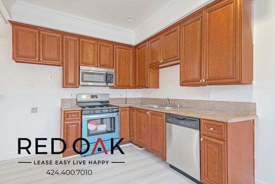 Building Photo - 8747 Sepulveda Blvd