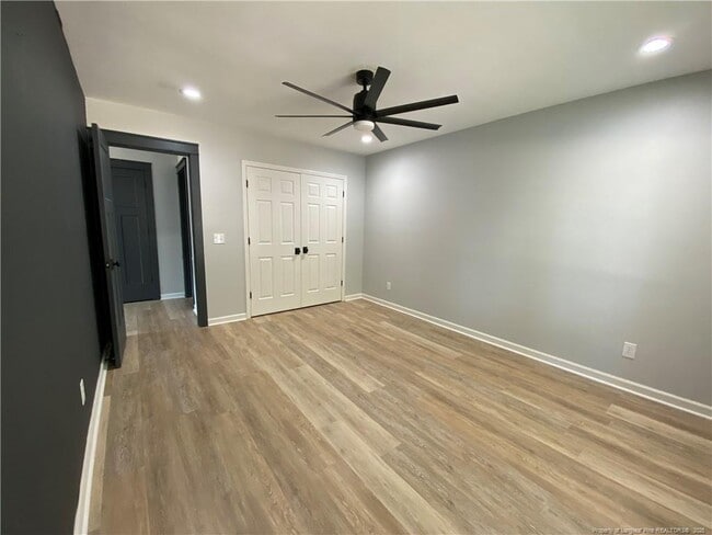 Building Photo - 517 Apple Ln