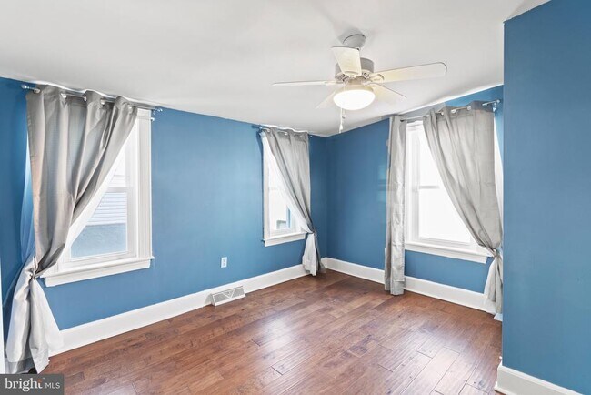 Building Photo - 2443 E Cumberland St