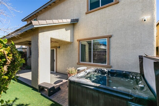 Building Photo - 10465 Saddle Mountain St