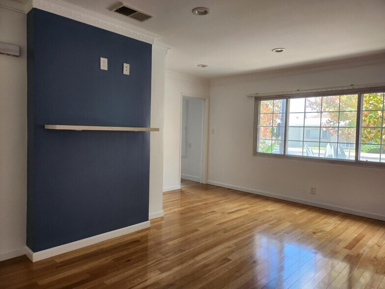 Living/dining room - 8504 S Van Ness Ave