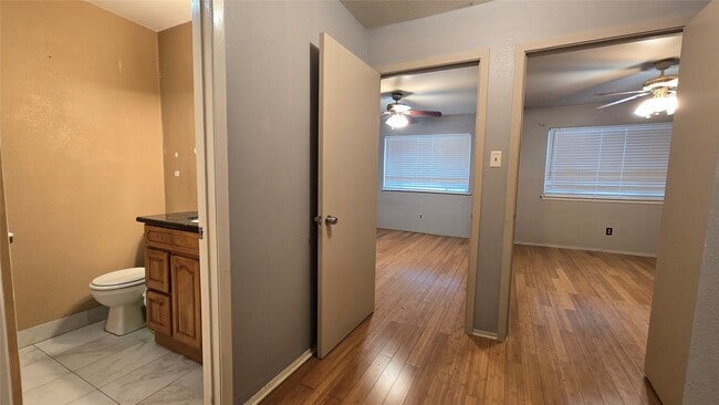 Building Photo - 7913 Grove Ridge Dr