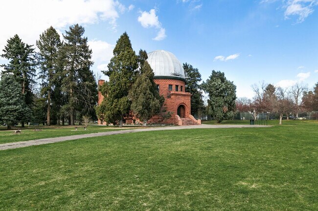 Building Photo - Great Property in the DU area!