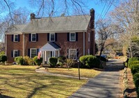 Building Photo - 4 Bedroom House in Lynchburg