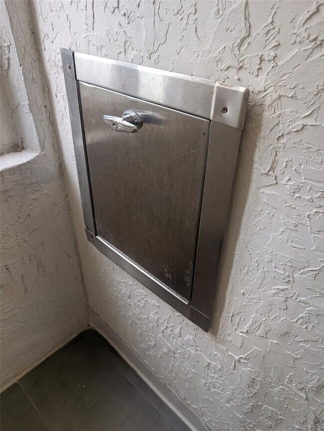 Building Photo - 3626 NE 168th St