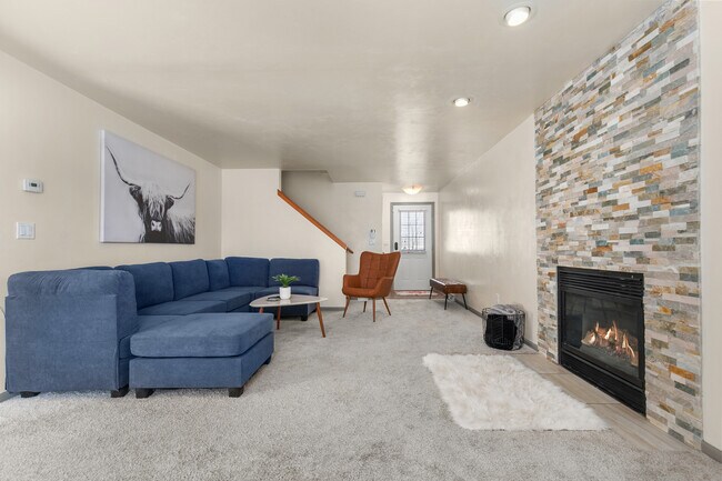 Building Photo - 1893 N Margaret St