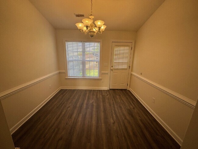 Building Photo - 3904 Palmer Dr
