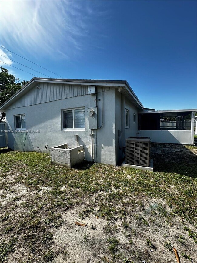 Building Photo - 18121 NW 32nd Ave