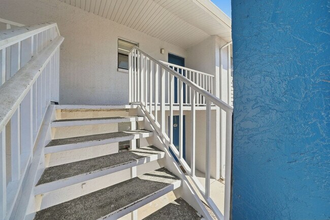 Building Photo - 8307 Royal Sand Cir