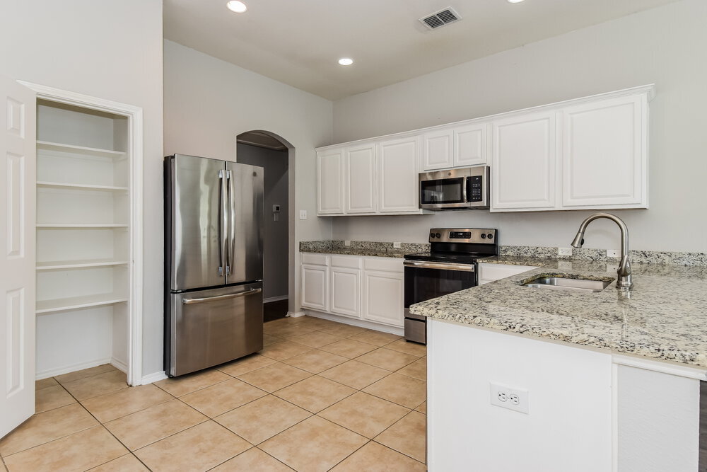 Building Photo - 910 Bowie Dr