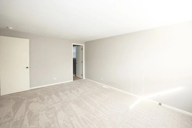 Building Photo - 1329 Stonegate Rd