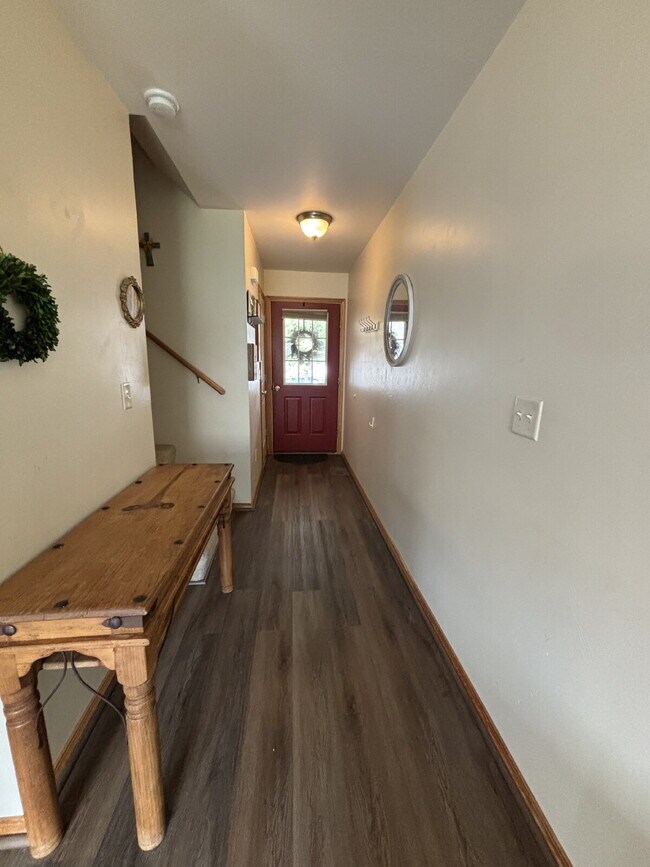 Building Photo - Charming 3-Bedroom  2.5 Bath retreat in Be...