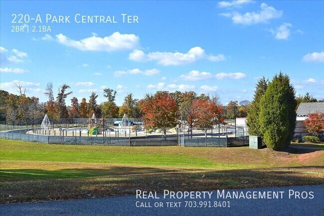 Building Photo - 220 Park Central Ter