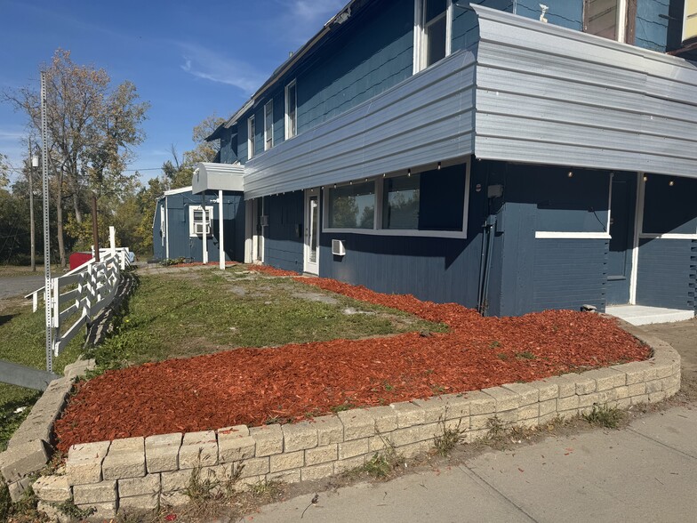 Building Photo - 536 Arsenal St