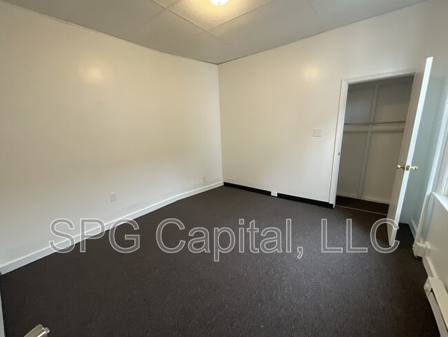 Building Photo - 152 Lincoln St