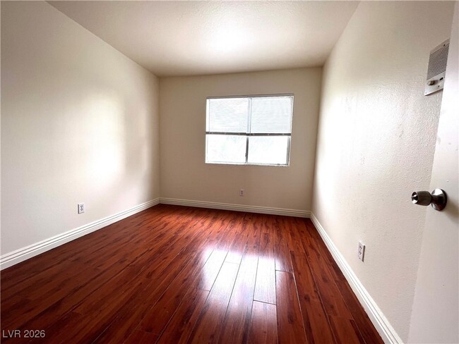 Building Photo - 4548 Aviation St